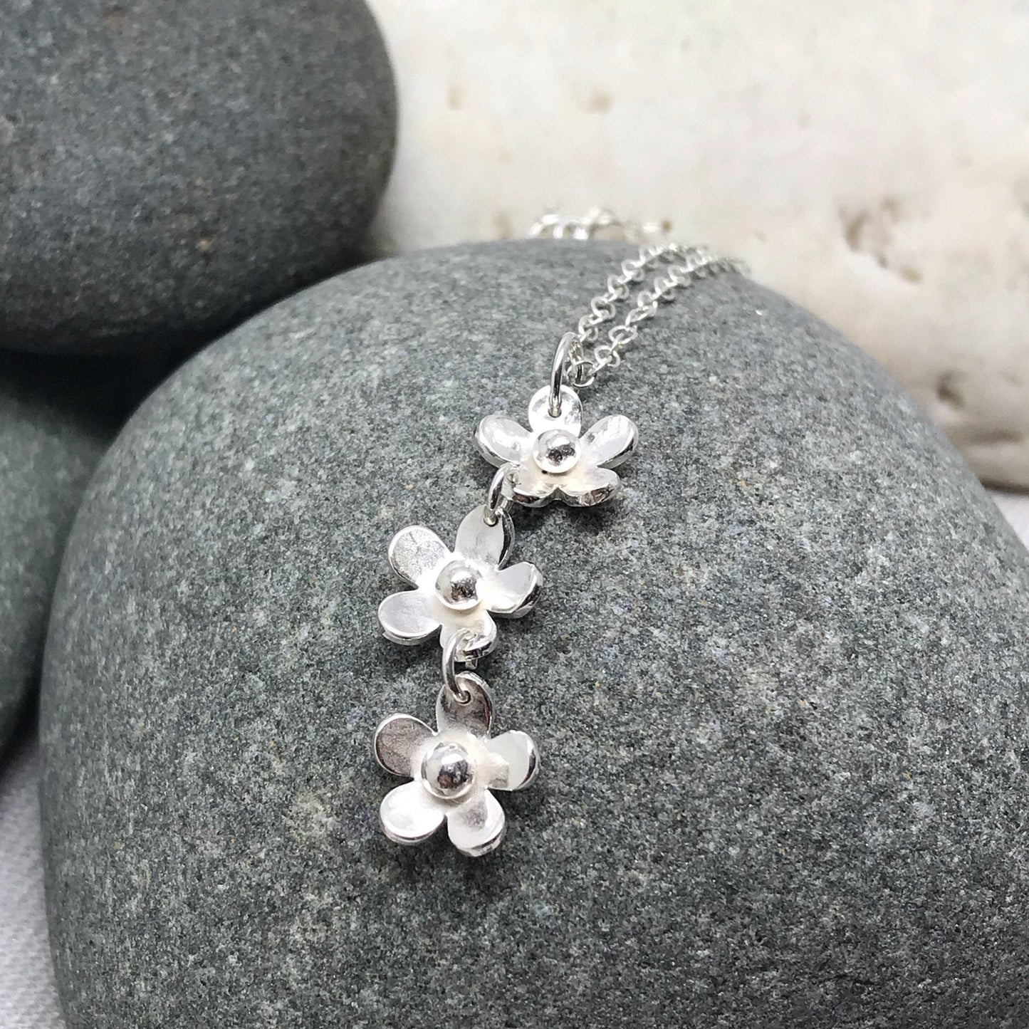 Silver Daisy Chain Necklace